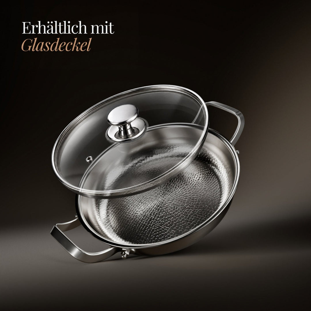 Pfanne schräg gestellt mit aufgelegtem Glasdeckel samt metallischem Knauf, dazu ein Hinweis, dass ein Glasdeckel erhältlich ist. 3