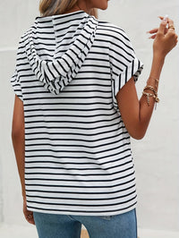Striped women's hoodie with short sleeves and button closure – Romy