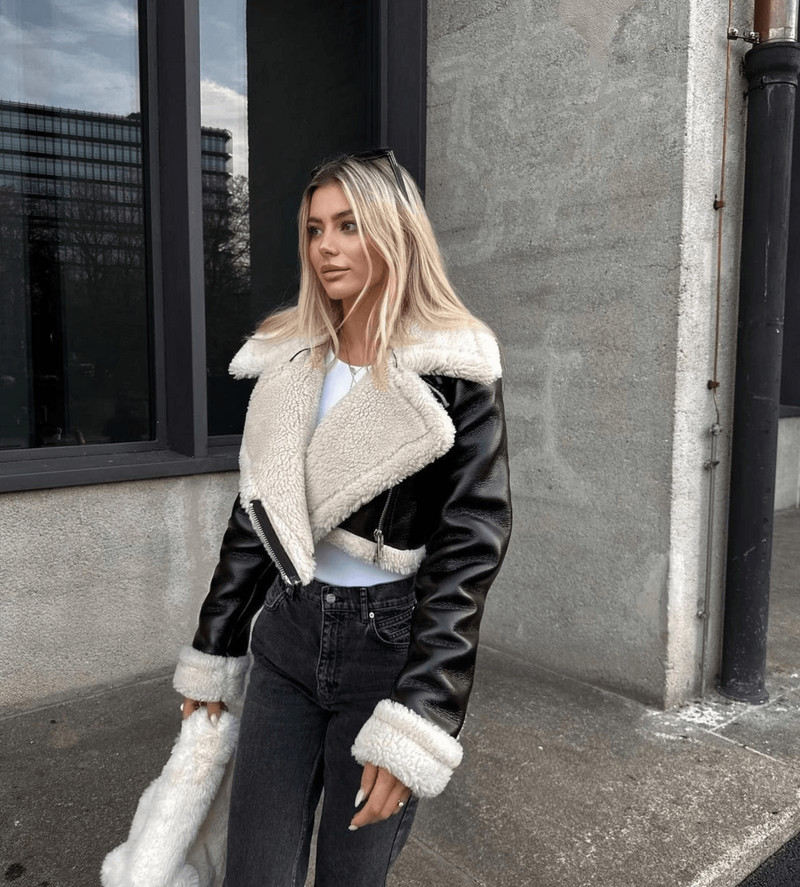 Stylish leather jacket with fur collar for cold days - Sofia
