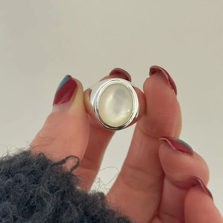 Pinctada Albina Silver Ring – Isla