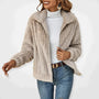 Damen Langfleeceweste beige, warm, modisch, Herbstmode, weiches Material, Freizeitkleidung.
