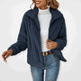 Damen Langfleeceweste, dunkelblau, warm, modisch, Herbstmode, Freizeitkleidung, elegant.
