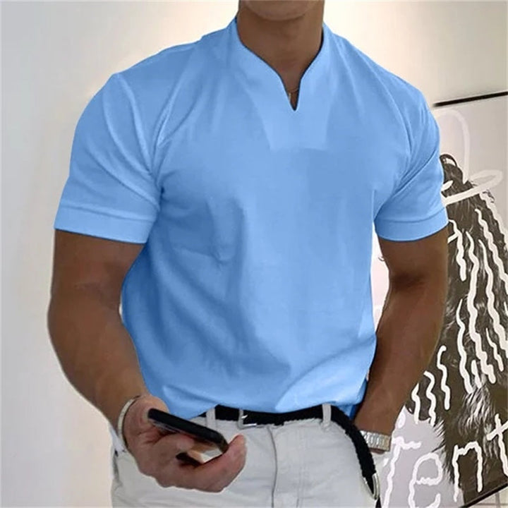 Atmungsaktives Herren Fitnessshirt mit V-Ausschnitt  – Timo