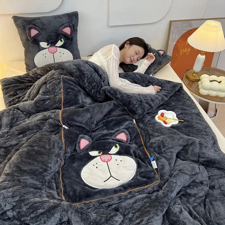 Luxus Cartoon Decken- und Kissen-Set – Nomi