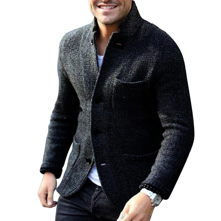 Dunkelgraues Herren-Strickjacke, elegantes Design, Knopfverschluss, modisch, bequem.