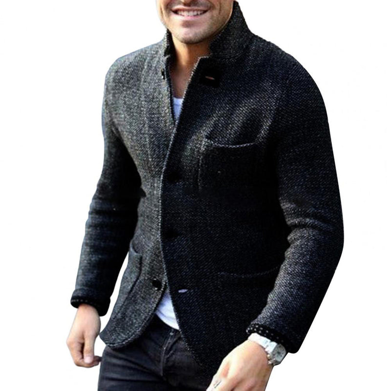 Dunkelgraues Herren-Strickjacke, elegantes Design, Knopfverschluss, modisch, bequem.
