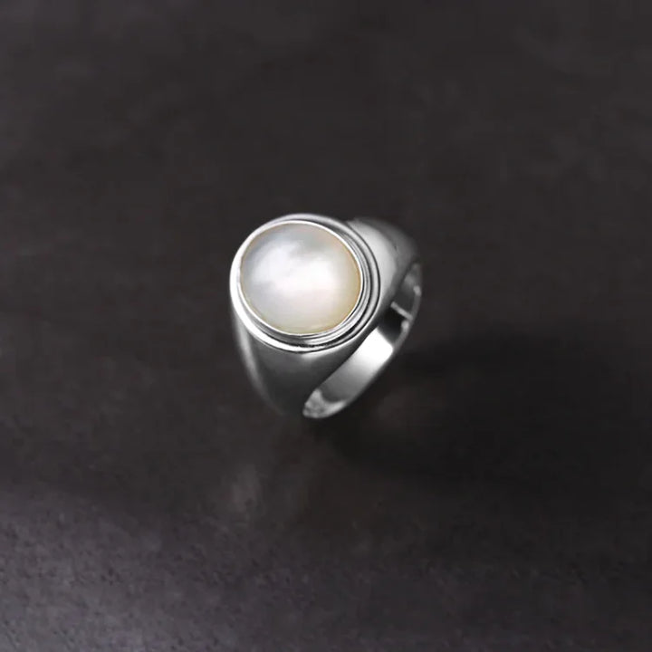 Pinctada Albina Silver Ring – Isla