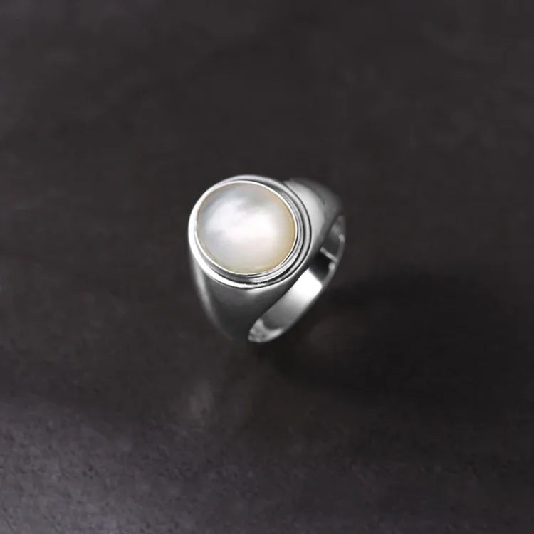Pinctada Albina Silver Ring – Isla