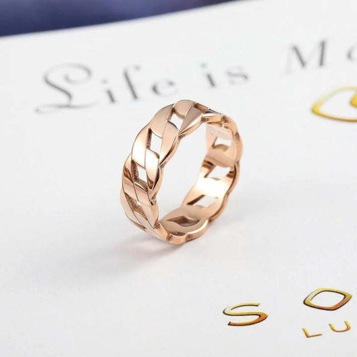 Timeless Splendor Ring - Elara