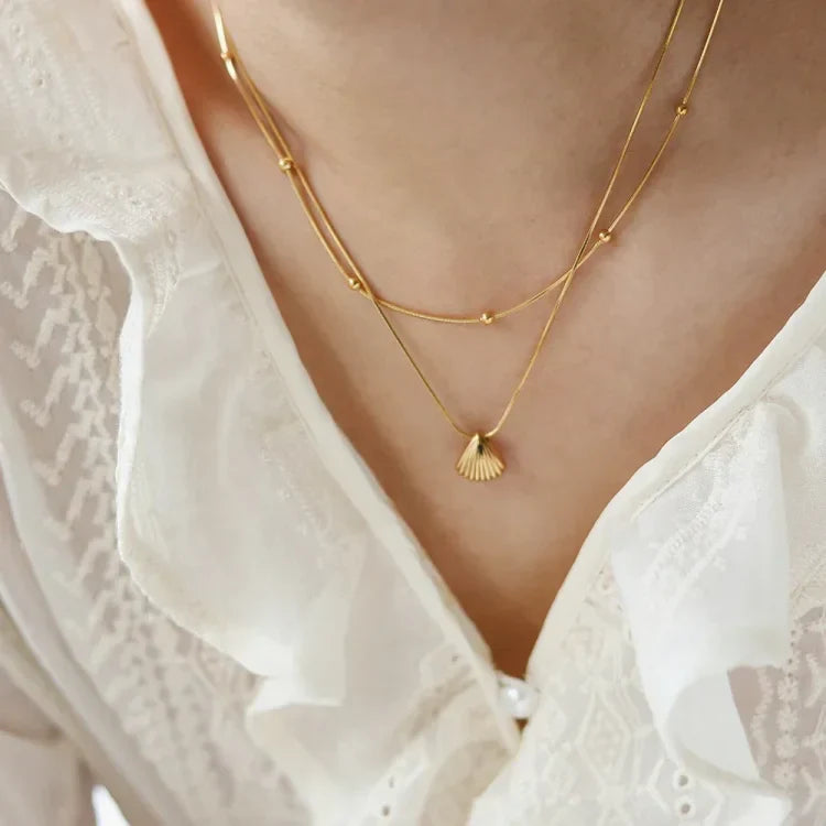 Golden Scallop Flower Necklace – Purple