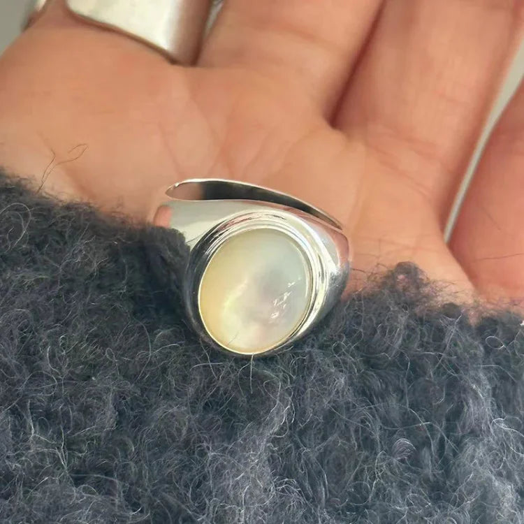 Pinctada Albina Silver Ring – Isla