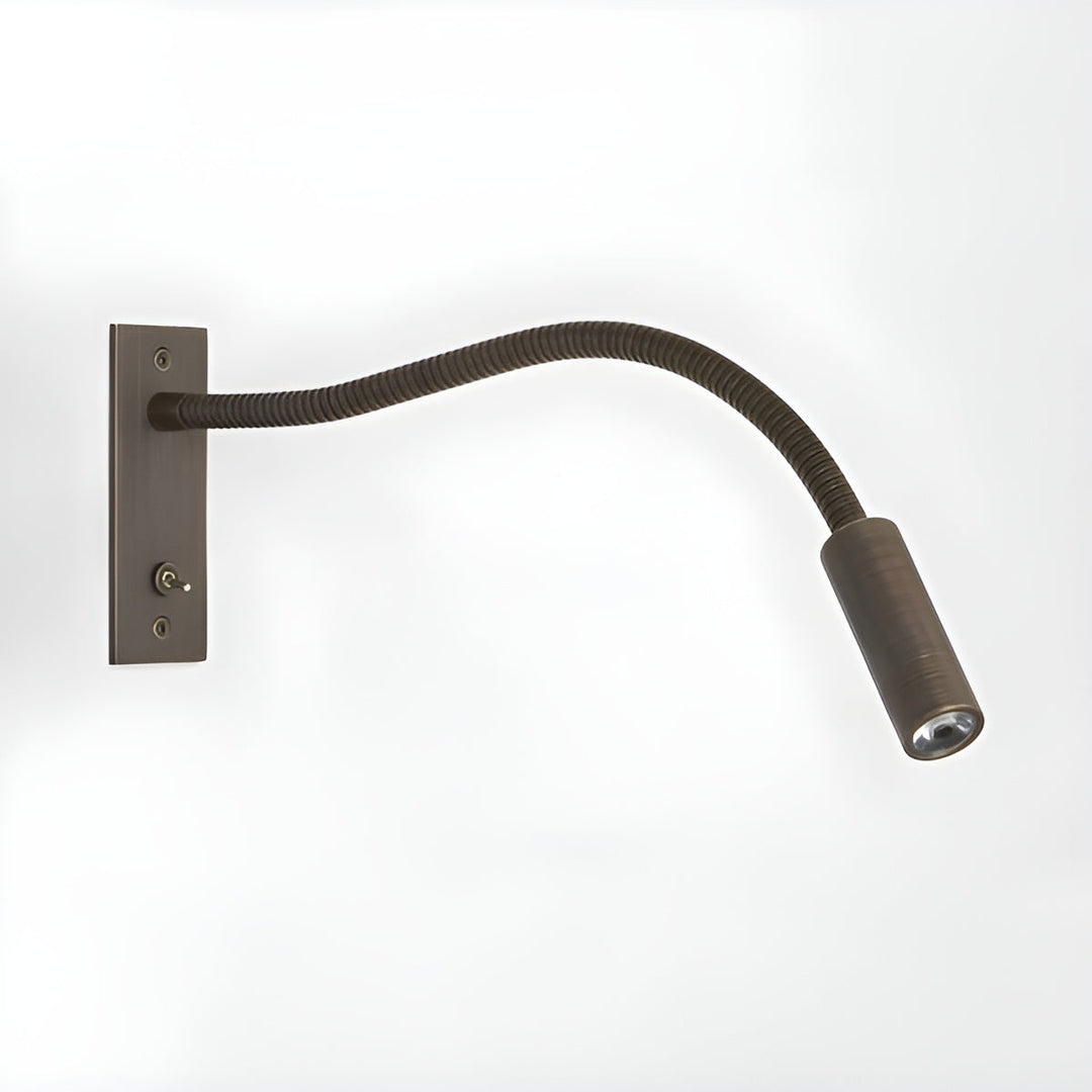 Wandlampe in dunklem Bronzeton mit Kippschalter und biegsamem Schwanenhals, freigestellt vor hellem Hintergrund. 9