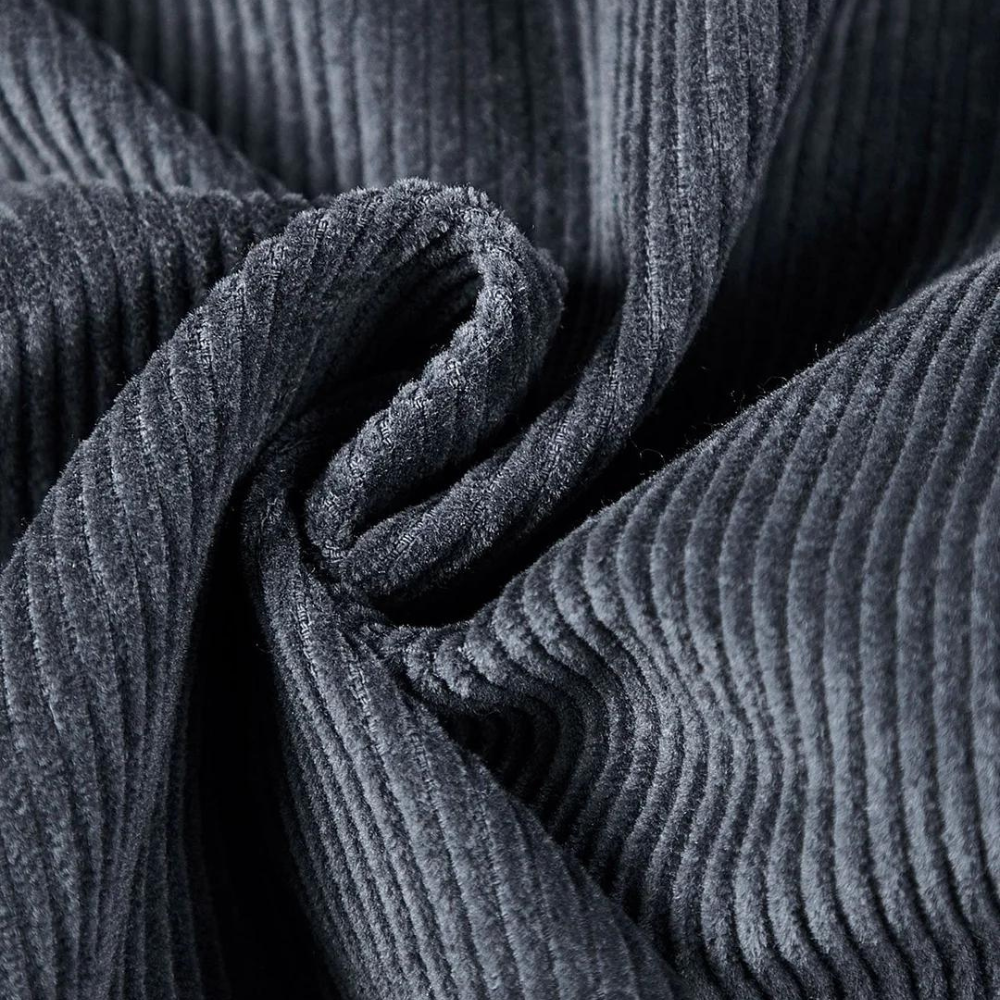 Dunkelgrauer Cordstoff, Nahaufnahme, Textur, Falten, weicher Baumwollstoff, Mode, Bekleidung.