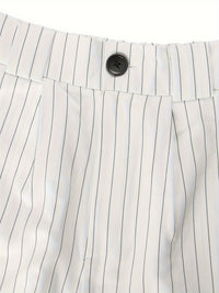 Weiß gestreifte Hose mit schwarzem Knopf, elegantes Design, hochwertige Damenmode.