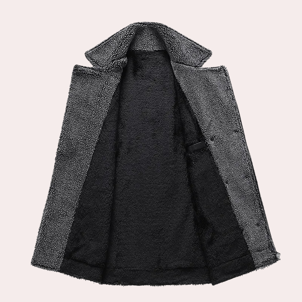 Grauer Wollmantel mit schwarzem Futter, offener Kragen, stilvoll und warm, Wintermode.