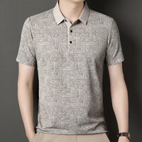 Graues Herren-Poloshirt mit geometrischem Muster, kurzärmelig, Baumwolle, Freizeitmode.