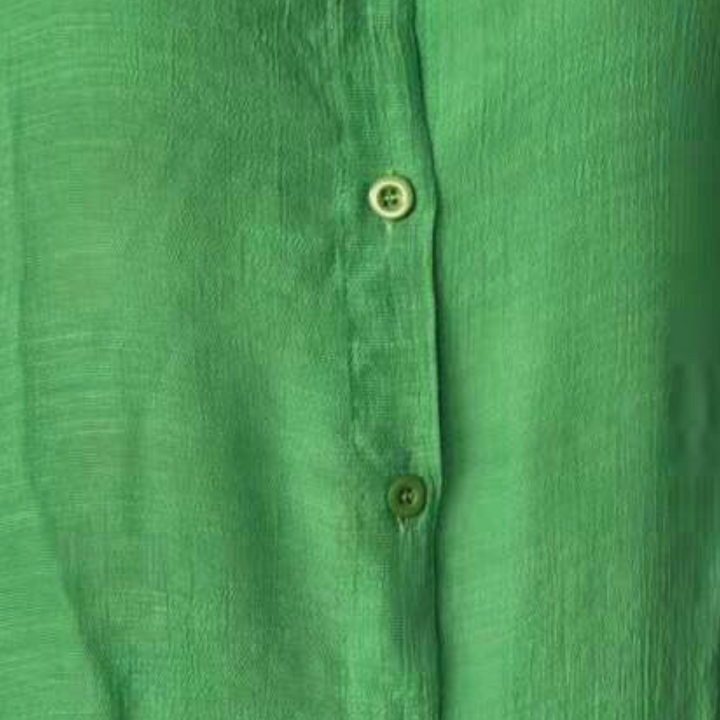 Grünes Hemd aus Leinen mit Knopfleiste, Damenmode, Sommerbekleidung, elegant und luftig.