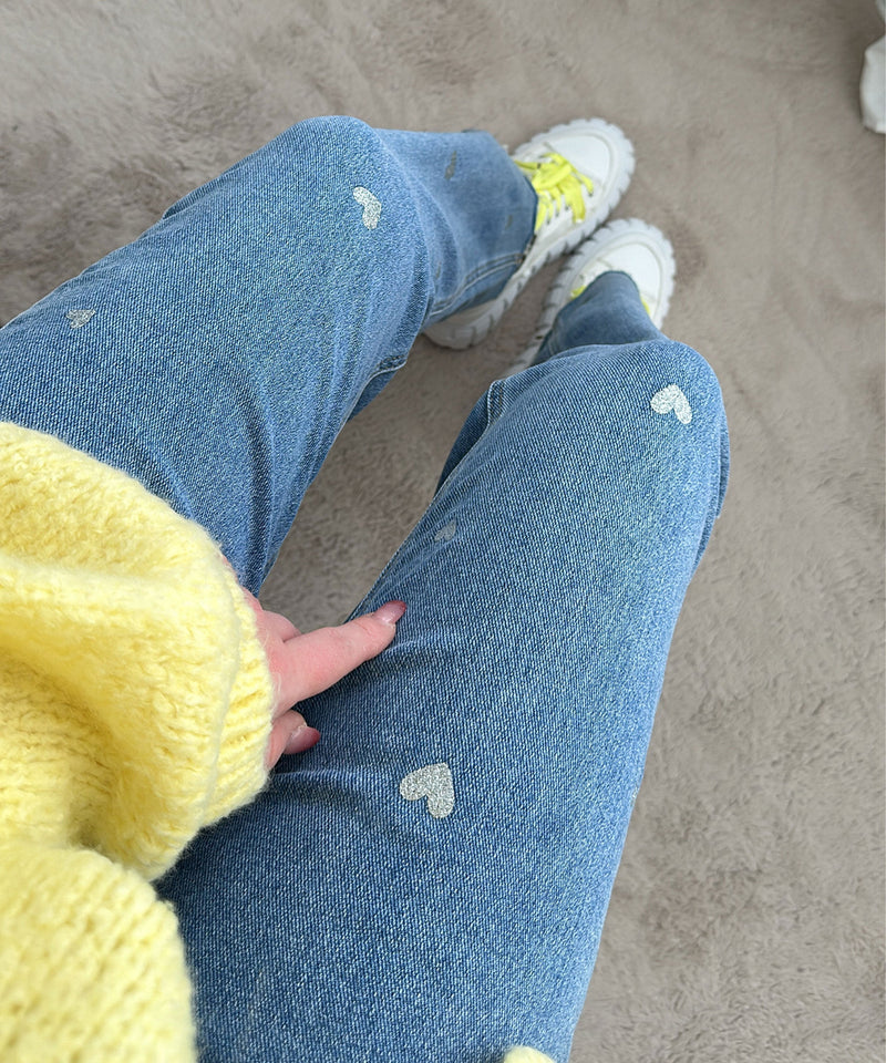 Dame stretchjeans med vide ben og hjerteprint - Amelie