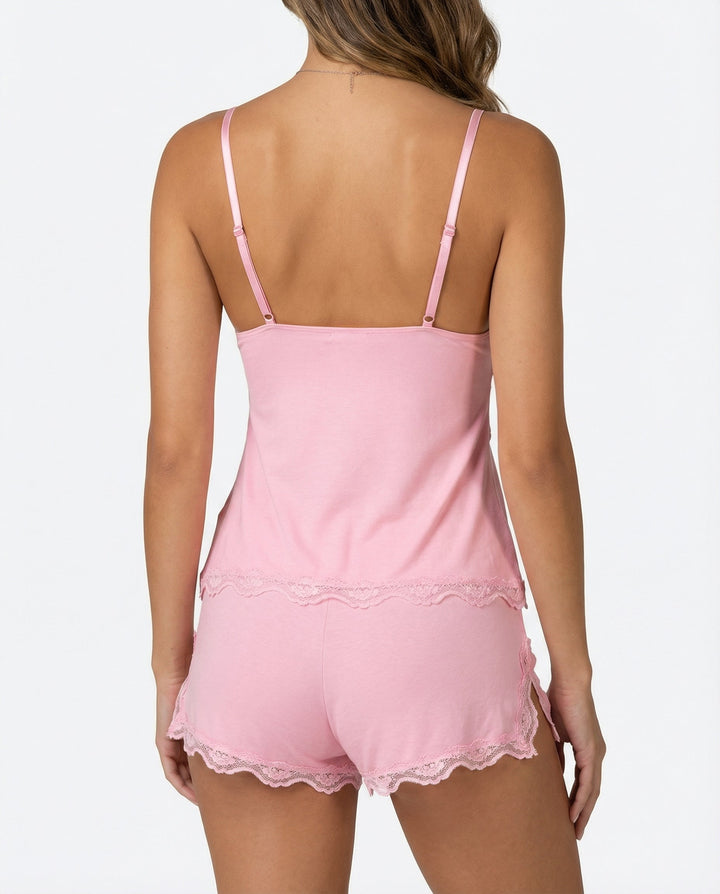 Rückansicht des rosa Sets mit dünnen verstellbaren Trägern und Spitzensaum an Top und Shorts 4