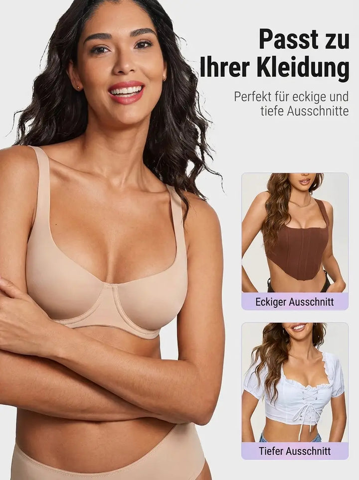 Lächelnde Frau im hautfarbenen BH, daneben zwei Outfits mit eckigem und tiefem Ausschnitt, zu denen der BH passt. 10