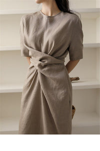 Leichtgewicht Khaki Sommerkleid mit verstellbarem Bund – Isalie