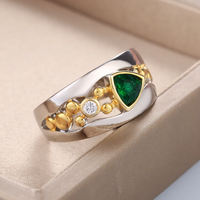 Vintage ring with green crystal – Aurora