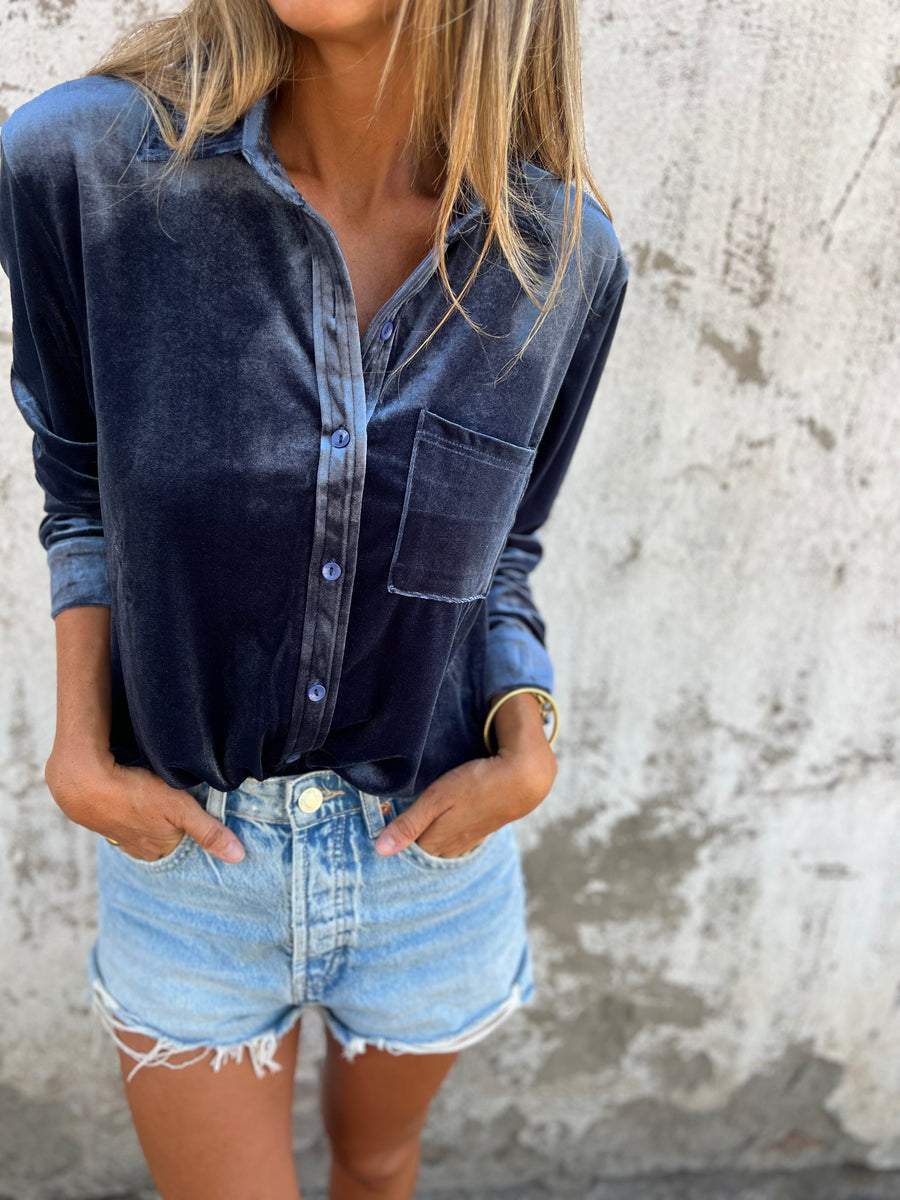 Trendy samtbluse med lange ærmer - Clara