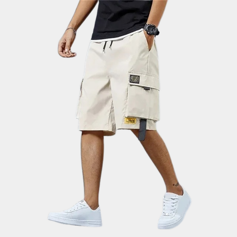 Khaki Cargo-Shorts für Herren, lässig, mit Taschen, ideal für Sommermode, bequem und stilvoll.