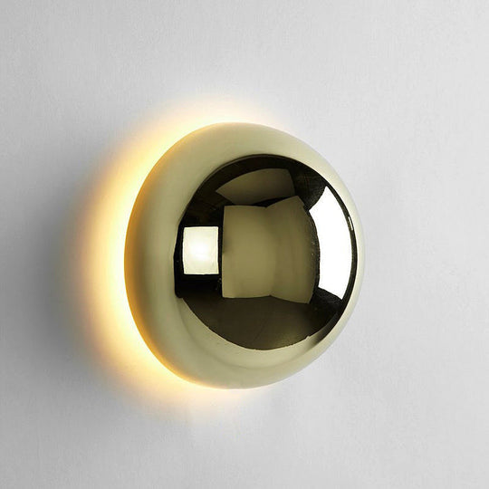 Vegglampe med retro-arkitektonisk utseende – NovaLux