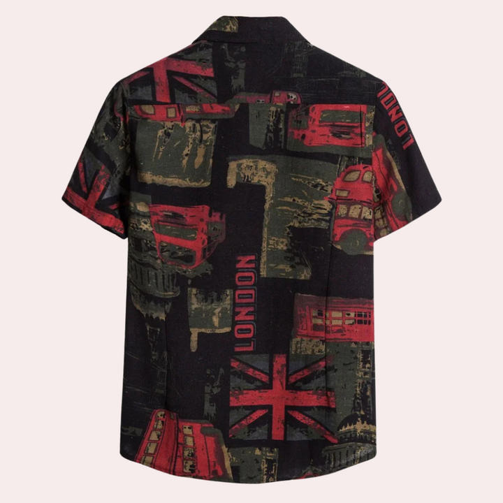 Kurzarmhemd mit London-Motiv, schwarz-rot, Baumwolle, Herrenmode, britisches Design.