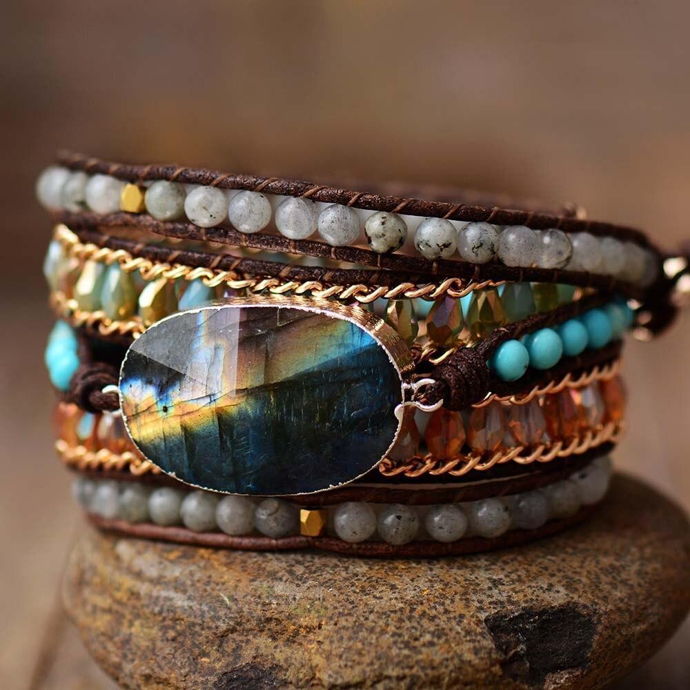 Pulsera enrollable de cinco hileras con brillo de labradorita – Lira