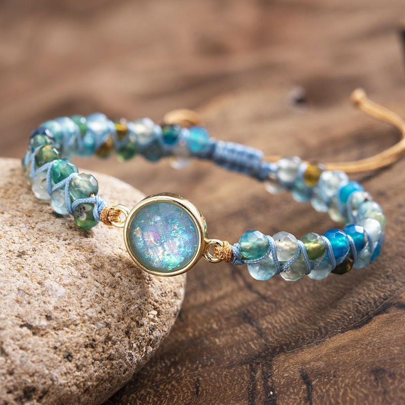 Brazalete de ópalo azul hipnotizante - Liora