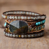 Pulsera enrollable de cinco hileras con brillo de labradorita – Lira