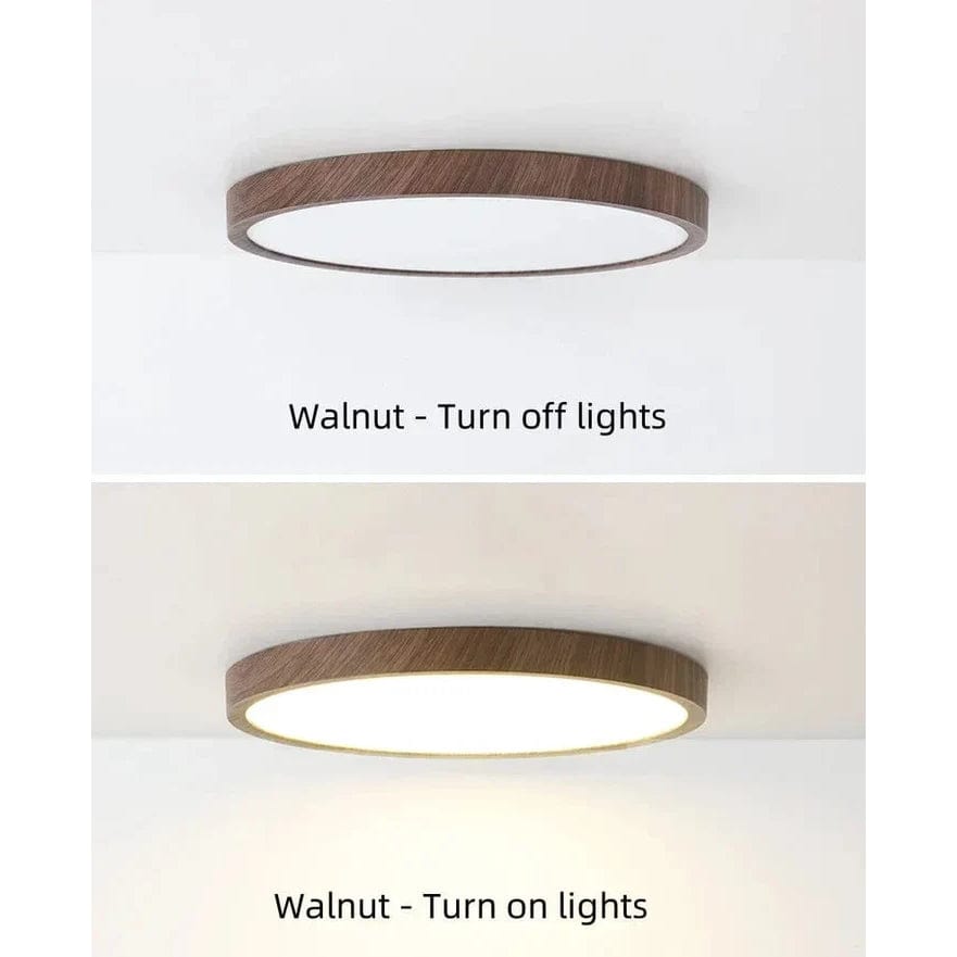 Zwei Ansichten der Leuchte in Walnuss-Holzoptik an der Decke, oben ausgeschaltet, unten eingeschaltet mit warmem Licht. 2