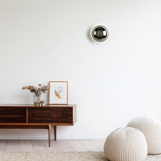 Vegglampe med retro-arkitektonisk utseende – NovaLux
