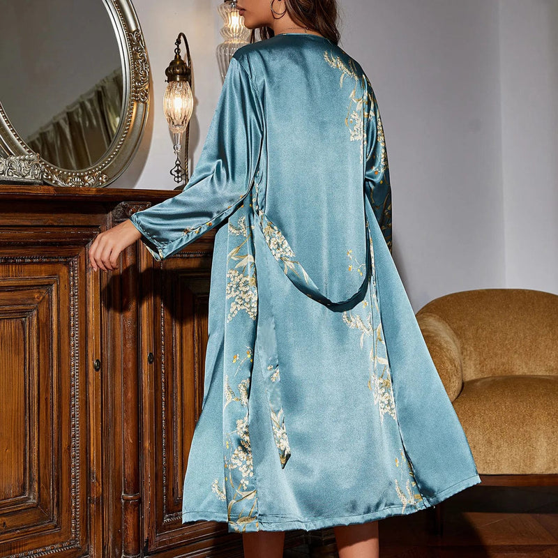 Zweiteiliges Satin Nachtwäsche-Set Damen mit Trägerkleid & Kimono – Salena
