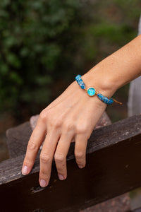 Brazalete de ópalo azul hipnotizante - Liora