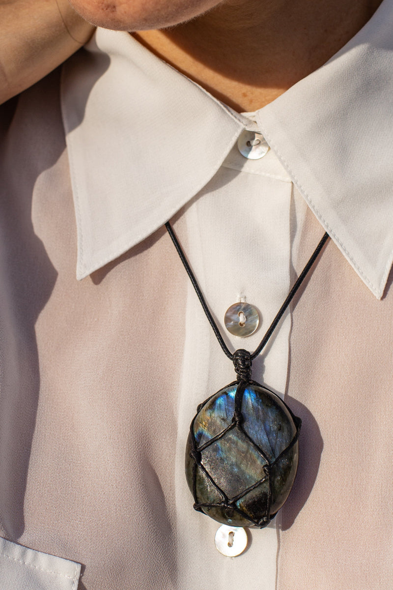 Mystical Labradorite Dragon Heart Necklace – Aris