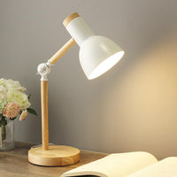 Wooden Scandinavian Table Lamp - LumiNord
