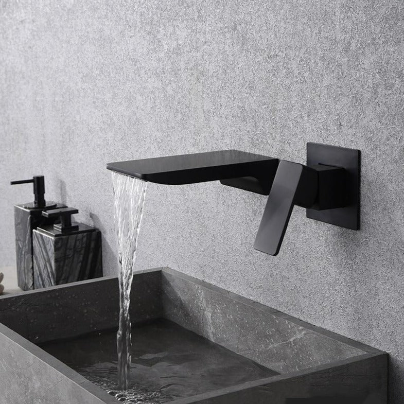 Grifo de pared con sensor y caño tipo cascada – Fluxis