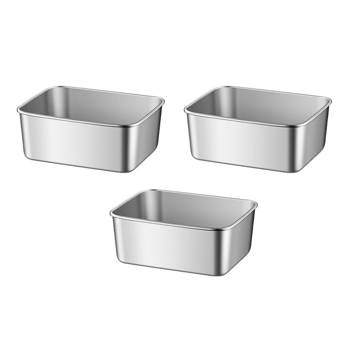Drei kleine rechteckige Edelstahlboxen ohne Deckel, vor weißem Hintergrund freigestellt. 12
