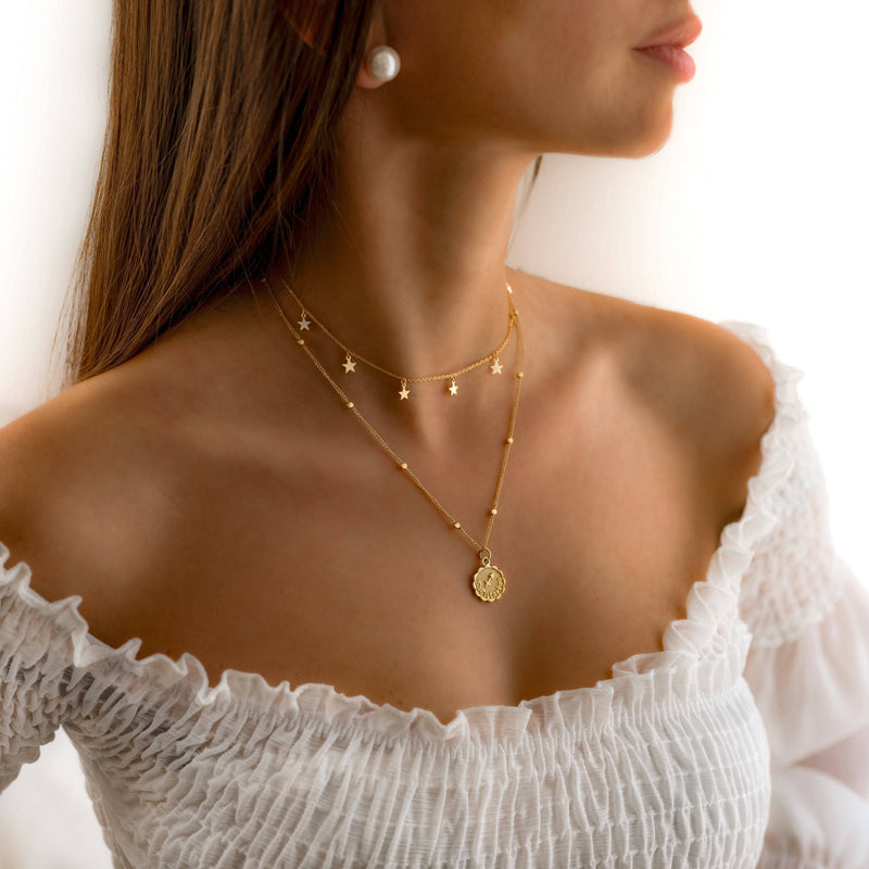 Stylish Star Necklace – Elara