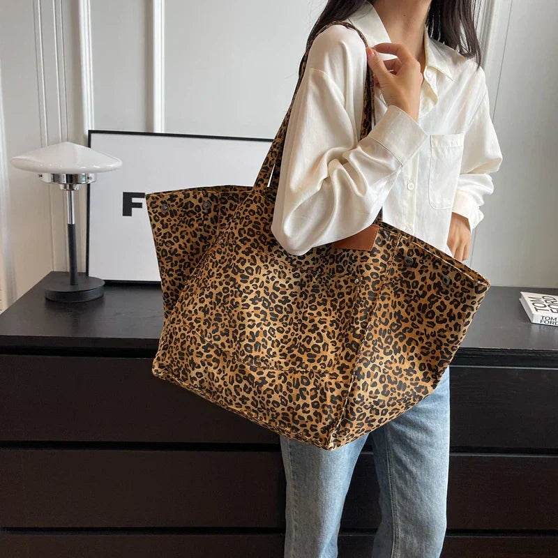 Oversized lærred skuldertaske med leopardmønster - lilla