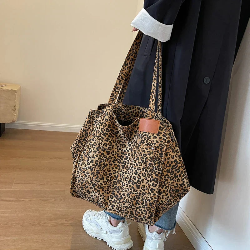 Oversized lærred skuldertaske med leopardmønster - lilla