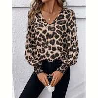 Trendy women's blouse with leopard print – Seraphina