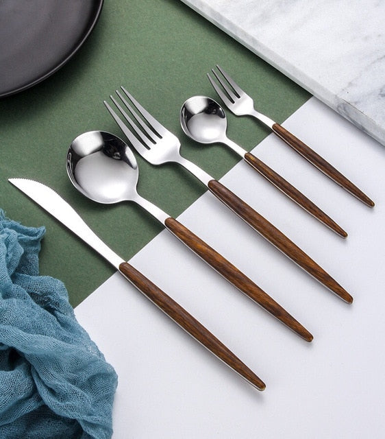 Juego de cubiertos de acero inoxidable con mango de madera – WoodCraft