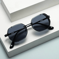 High-quality men's sunglasses with a noble frame – UrbanValence
