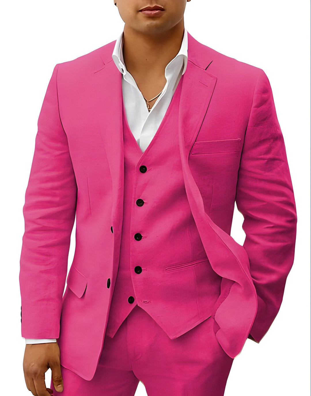 Dreiteiliger Anzug in knalligem Pink mit schwarzen Knöpfen, Model trägt ein weißes Hemd und eine Halskette. 12