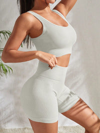 Two-piece women's fitness set with shorts & sports top – Sienna