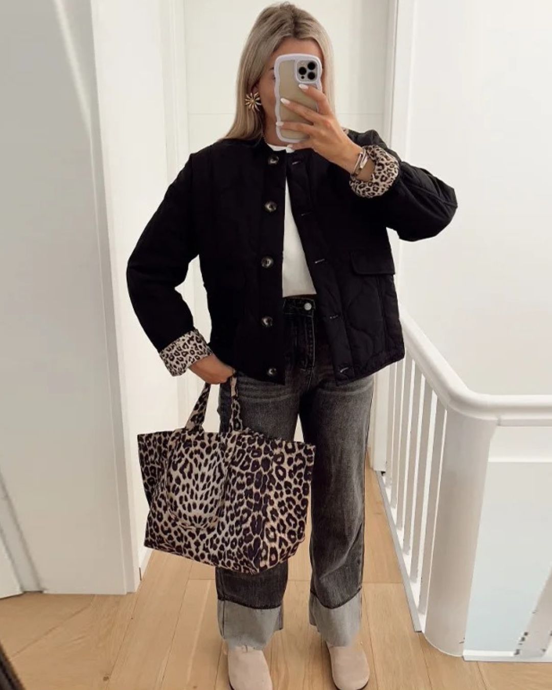 Elegant women's jacket with leopard lining – Narela